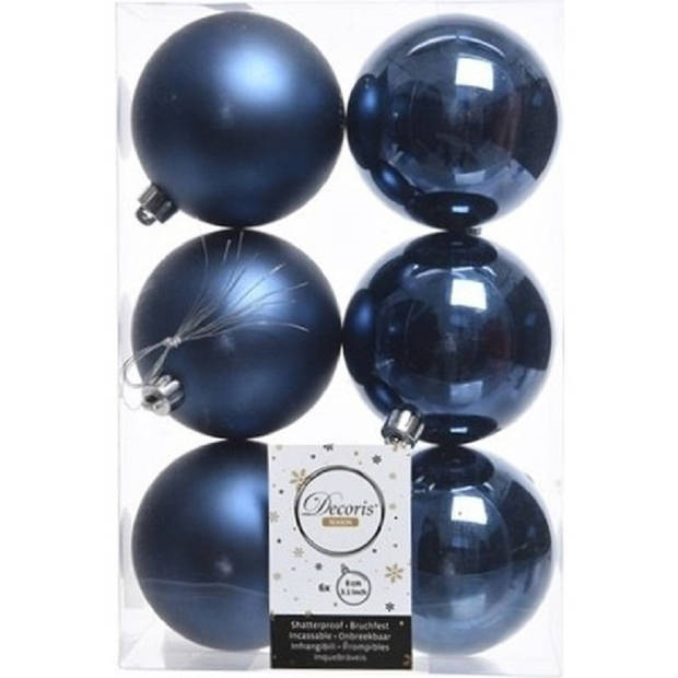 Kerstversiering kunststof kerstballen mix donkerblauw/parelmoer wit 4-6-8 cm pakket van 68x stuks - Kerstbal