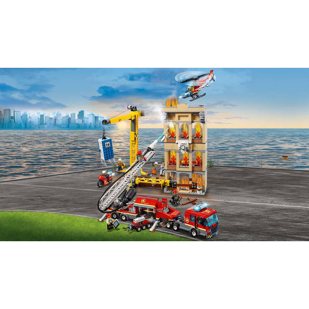 LEGO City Brandweerkazerne in de stad 60216