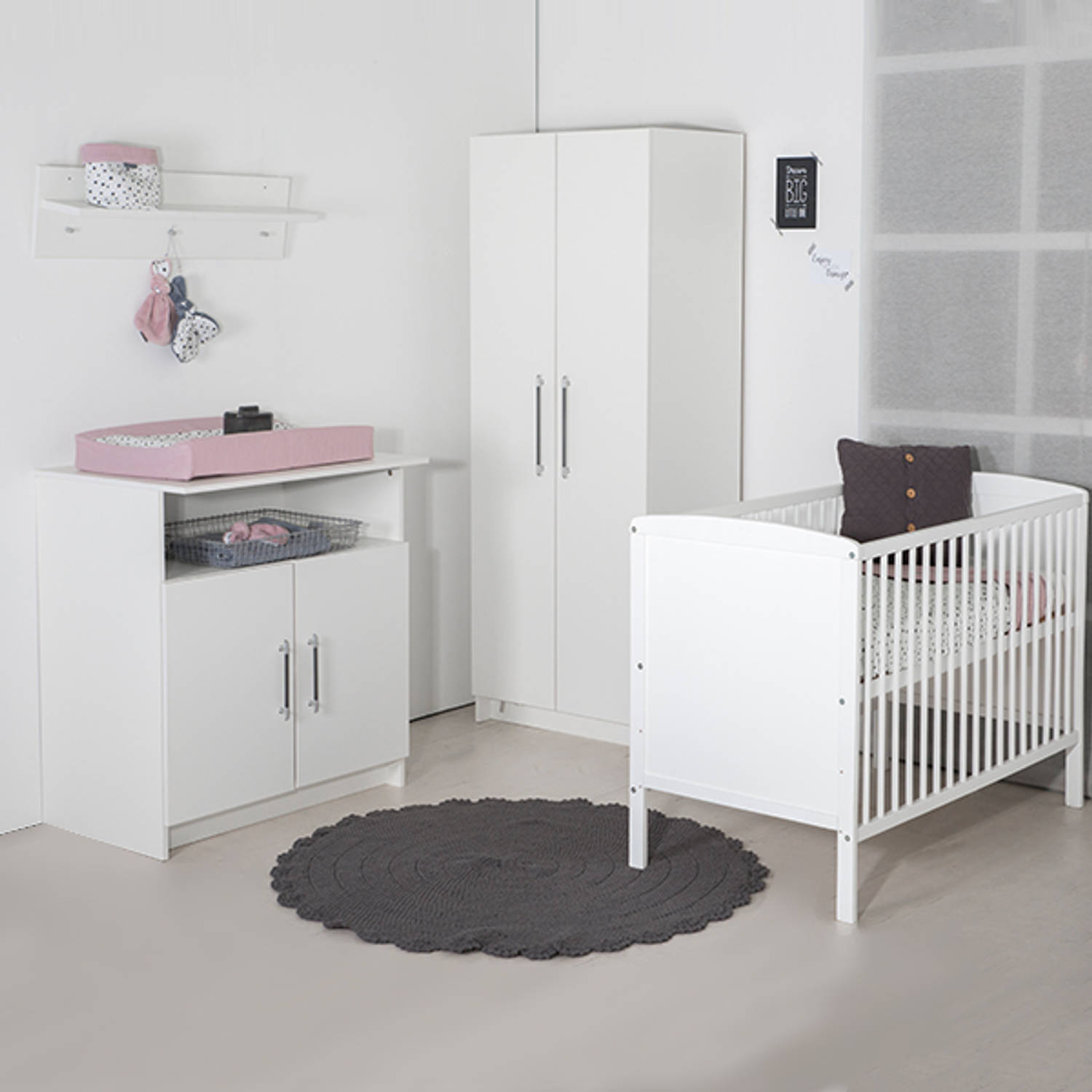 Babykamer Tess Dicht - Babybed & Commode & Kledingkast - Verstelbare bodem