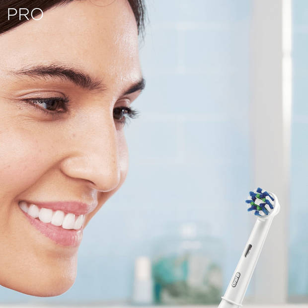 Oral-B elektrische tandenborstel Pro 700 CrossAction blauw