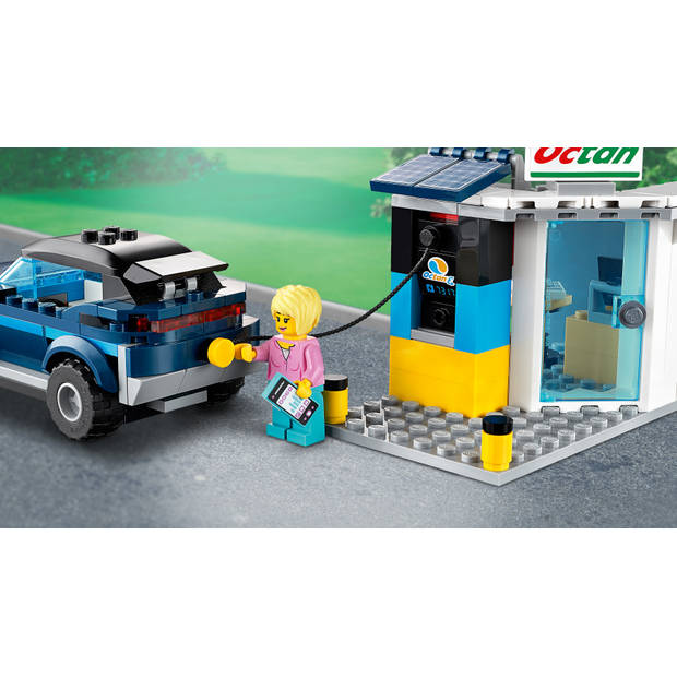 LEGO City turbo wheels benzinestation 60257