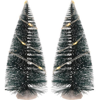 Kerstdorp maken 2x bomen 15 cm met LED lampjes - Kerstdorpen
