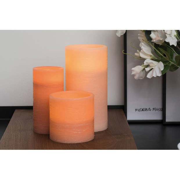 Pauleen Shine Like A Candle 3-piece apricot wax.