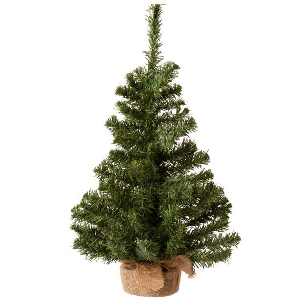 Volle mini kerstboom groen in jute zak 60 cm inclusief taupe pot - Kunstkerstboom