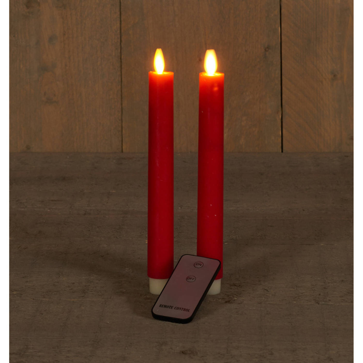 2x Rode LED kaarsen/dinerkaarsen op afstandsbediening 23 cm Blokker