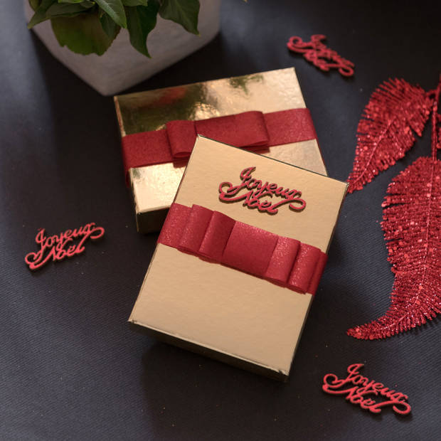 1x Rood satijnlint met glitters op rol 3 cm x 5 meter cadeaulint verpakkingsmateriaal - Cadeaulinten