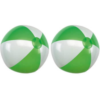 2x Waterspeelgoed groen/witte strandballen 28 cm - Strandballen