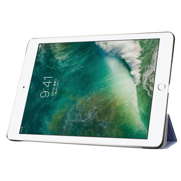 HEM iPad hoes geschikt voor iPad 5 & iPad 6 (2017 & 2018) - NEWSmart Cover - Donkerblauw - 9.7 inch - Met Stylus Pen