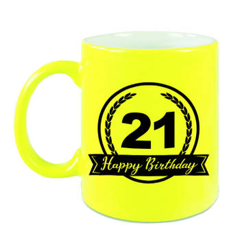 Happy Birthday 21 years met wimpel cadeau mok / beker neon geel 330 ml - verjaardagscadeau - feest mokken
