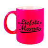 Liefste mama cadeau mok / beker neon roze voor Moederdag 330 ml - feest mokken