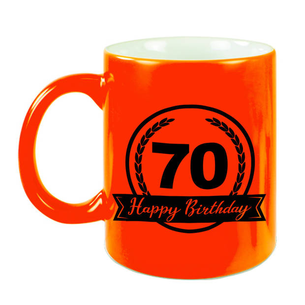 Happy Birthday 70 years met wimpel cadeau mok / beker neon oranje 330 ml - verjaardagscadeau - feest mokken