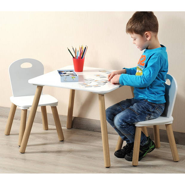 Stevige Kindertafelset met 2 stoelen hartjes motief - Roze/Wit