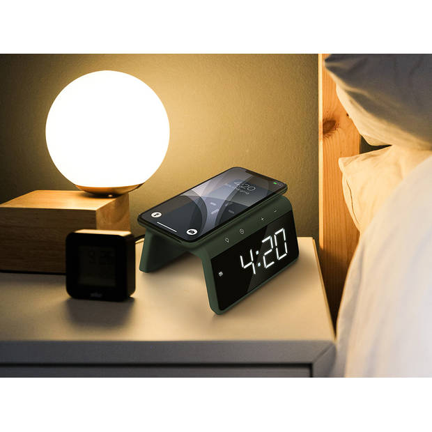 Caliber Jupiter Digitale Wekker met Draadloze Oplader - Dual Alarmklok met Wake Up Light - Midnight Green