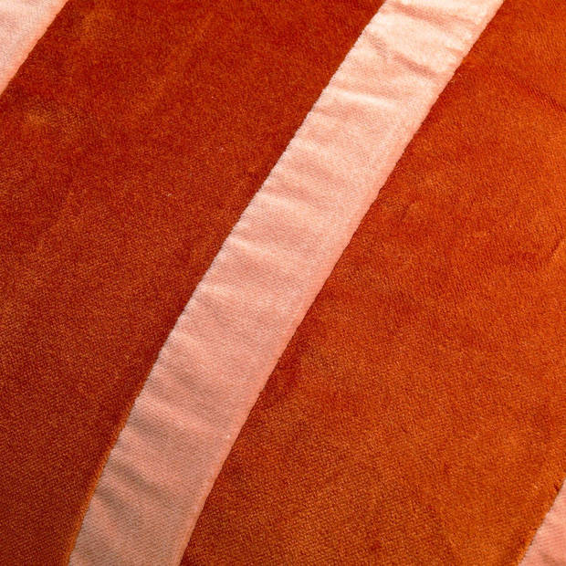 Dutch Decor - PEMM - Sierkussen velvet 45x45 cm - Potters Clay oranje - roze streepjes