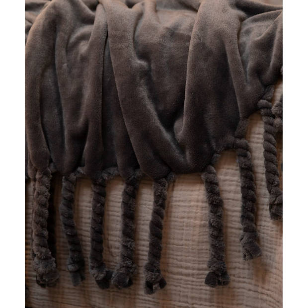Dutch Decor - FLORIJN - Plaid 150x200 cm - grote fleece plaid met flosjes - Charcoal Gray - antraciet