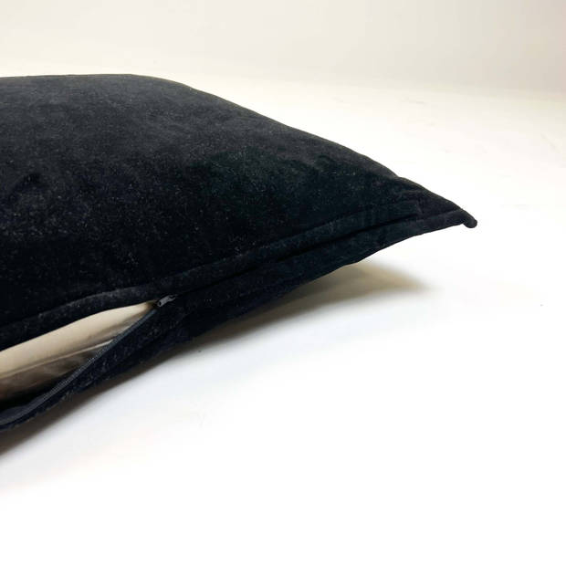 Dutch Decor - CAITH - Kussenhoes 50x50 cm - 100% katoen - velvet - lekker zacht - Raven - zwart