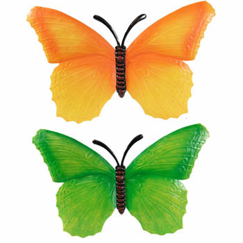 Set van 2x stuks tuindecoratie muur/wand vlinders van metaal in groen en oranje tinten 40 x 25 cm - Tuinbeelden