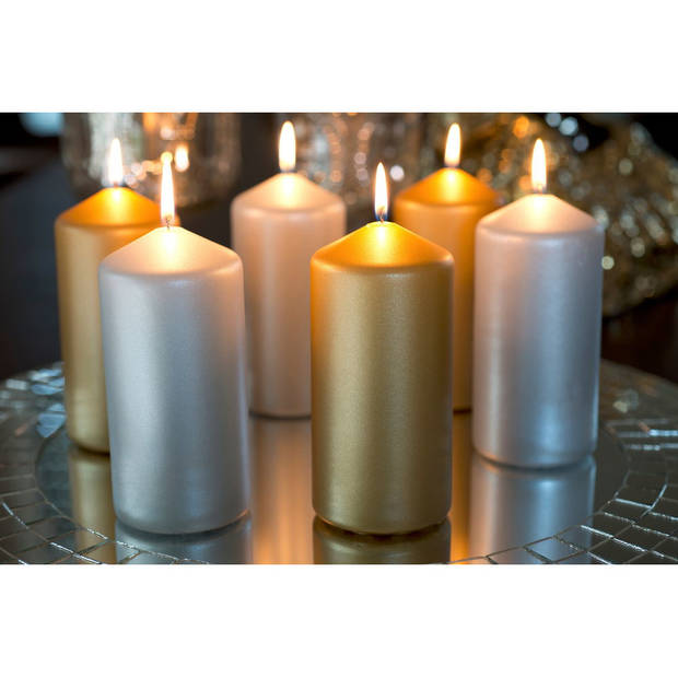 2x stuks gouden cilinder kaarsen /stompkaarsen 15 x 7 cm 52 branduren sfeerkaarsen - Stompkaarsen