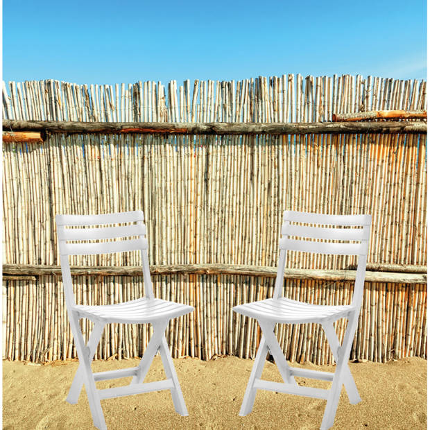 Set van 2x stuks witte kunststof klapstoelen voor binnen en buiten - Klapstoelen