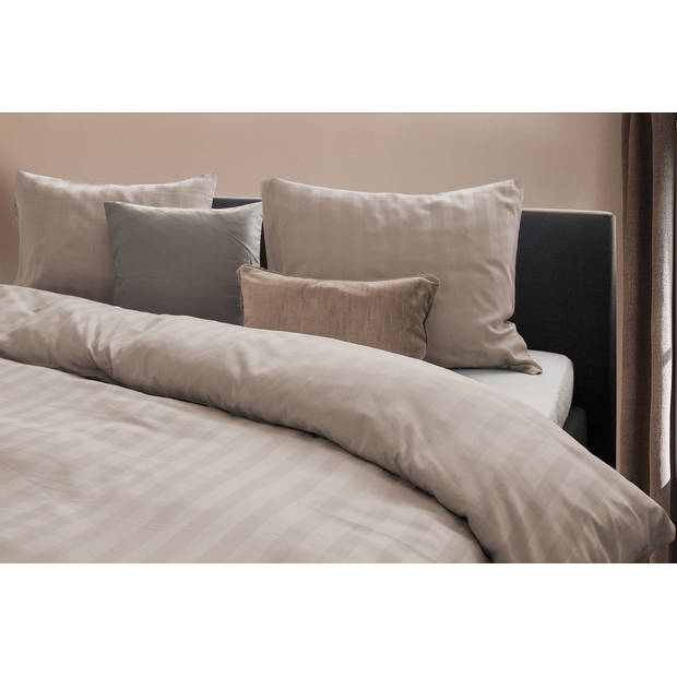 Elegance Dekbedovertrek Hotel Kwaliteit Satijn Streep - zand 200x200/220cm
