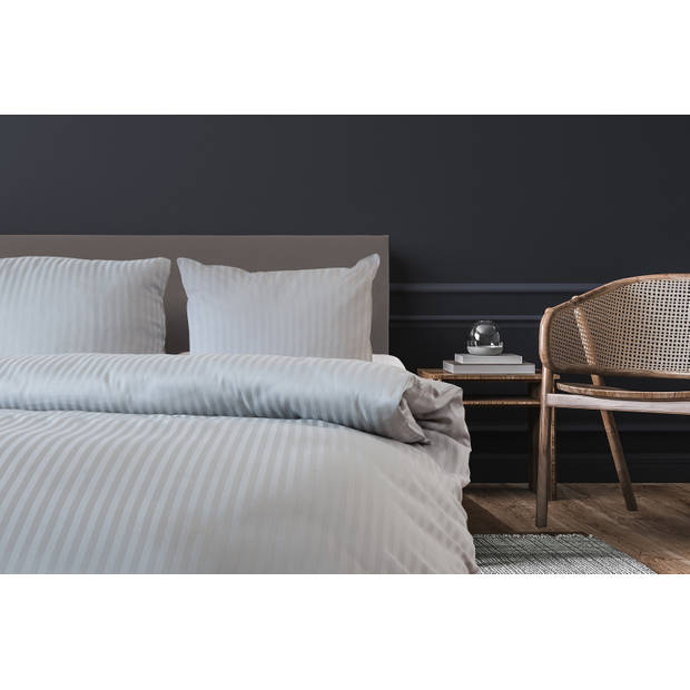 Elegance Dekbedovertrek Hotel Kwaliteit Satijn Streep - licht grijs 200x200/220cm