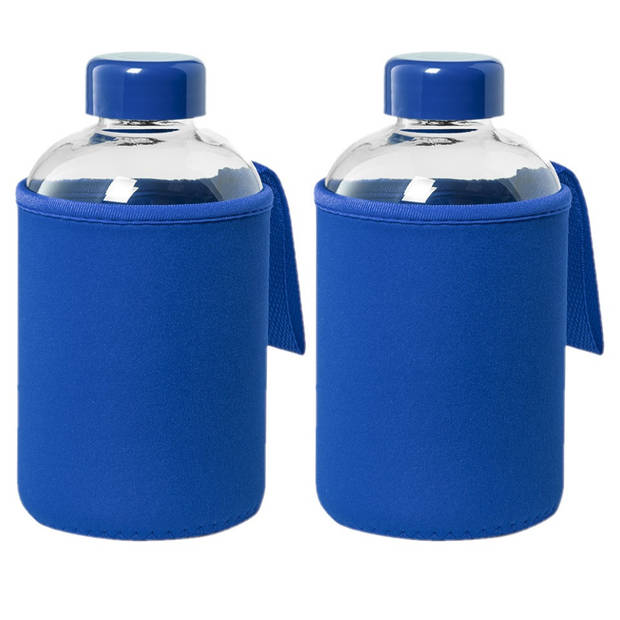 2x Stuks glazen waterfles/drinkfles met blauwe softshell bescherm hoes 600 ml - Drinkflessen