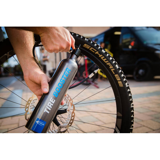 Schwalbe Tire Booster Montage Tubeless Banden Zwart