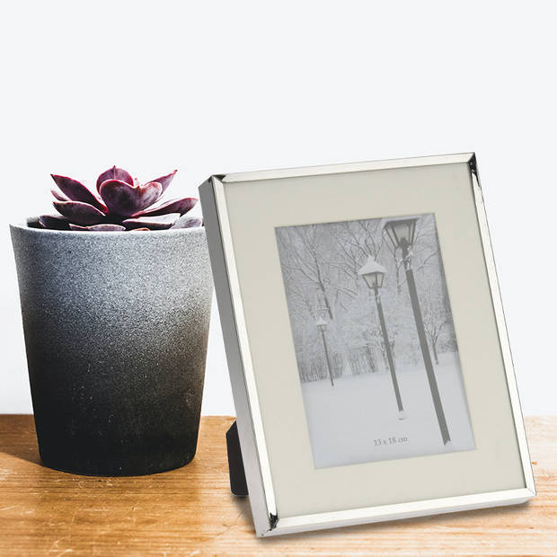 Fotolijstje/fotoframe 20 x 25 cm met zilver metalen rand - Fotolijsten