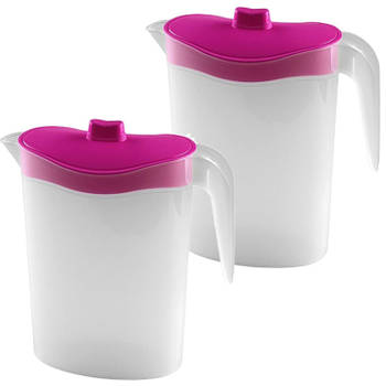 2x Smalle kunststof koelkast schenkkannen 1,5 liter met roze deksel - Schenkkannen
