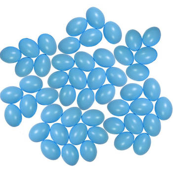 50x Plastic lichtblauwe eitjes 4 cm decoratie/versiering - Feestdecoratievoorwerp