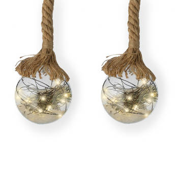 2x stuks verlichte glazen kerstballen aan touw met 30 lampjes zilver/warm wit 14 cm - kerstverlichting figuur