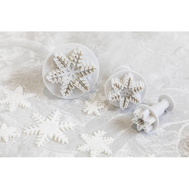 KitchenCraft uitsteekvormen sneeuwvlok 25-40-55 mm wit 3 stuks
