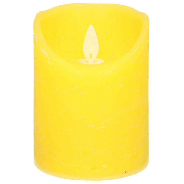 1x Gele LED kaarsen / stompkaarsen met bewegende vlam 12,5 cm - LED kaarsen