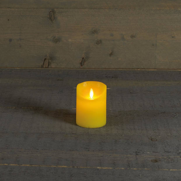 1x Gele LED kaarsen / stompkaarsen met bewegende vlam 10 cm - LED kaarsen