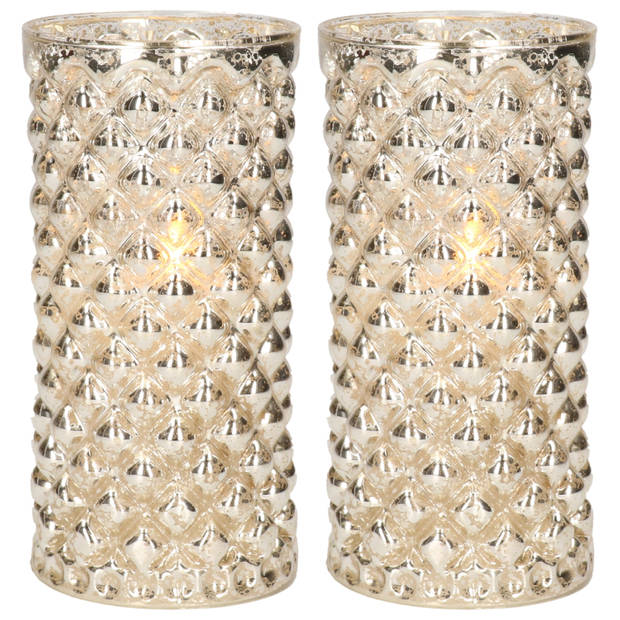 2x stuks luxe led kaarsen in zilver glas D7,5 x H15 cm - LED kaarsen