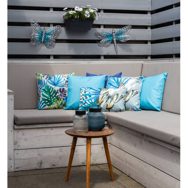 1x Bank/sier kussens met blauwe palm plant/bladeren print voor binnen en buiten 45 x 45 cm - Sierkussens