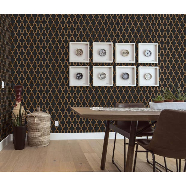 DUTCH WALLCOVERINGS Behang Geometric zwart en goudkleurig