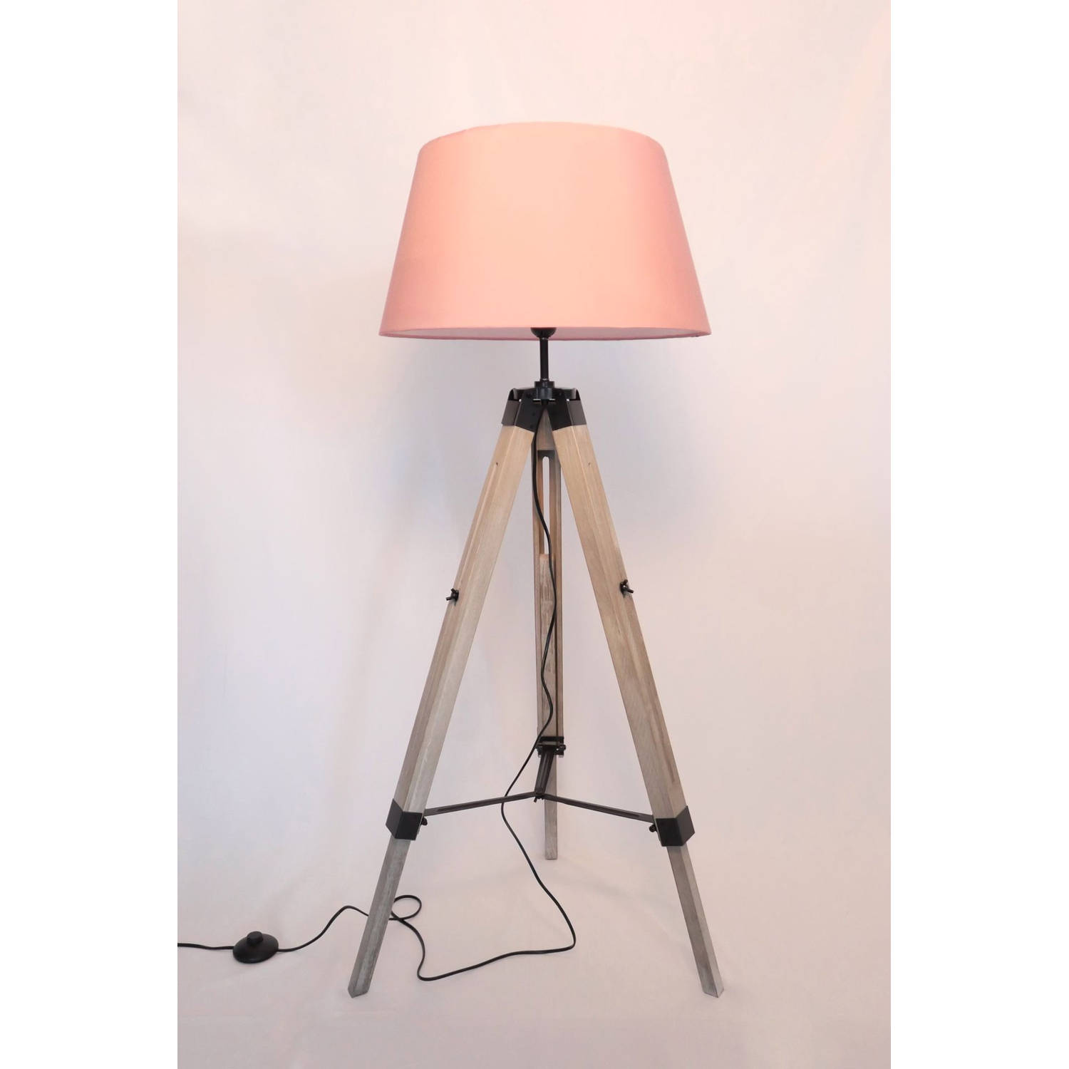 Maxxhome Vloerlamp Lilly Leeslamp Driepoot Hout -145 Cm E27 Led 40w Rose