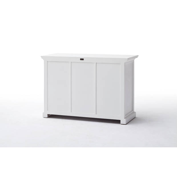 Halifax dressoir met 2 deuren, 2 rieten manden en 3 lades, in wit.