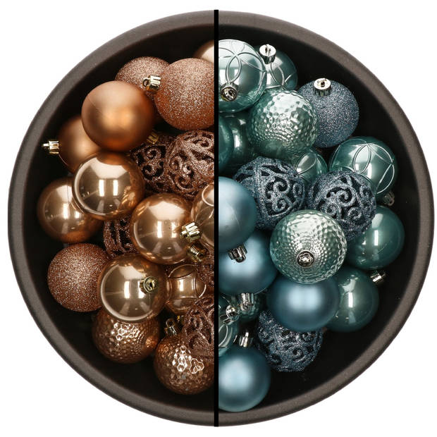 74x stuks kunststof kerstballen mix van camel bruin en ijsblauw 6 cm - Kerstbal