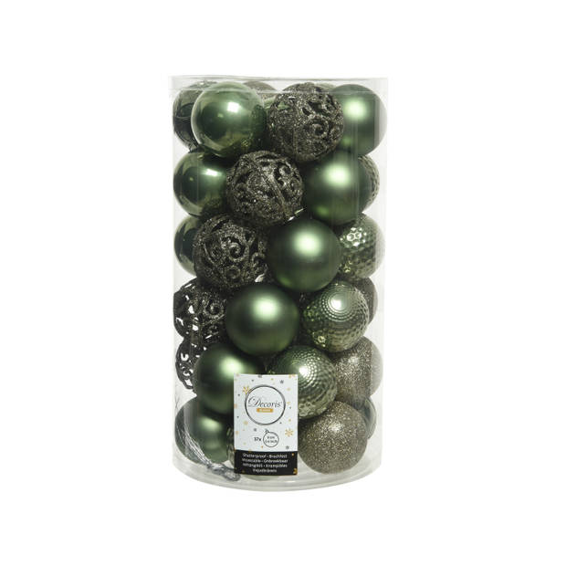 Kunststof kerstballen 74x stuks donkerrood en mos groen 6 cm - Kerstbal