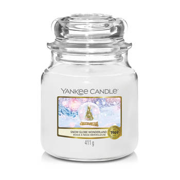 Yankee Candle Geurkaars Medium Snow Globe Wonderland - 13 cm / ø 11 cm