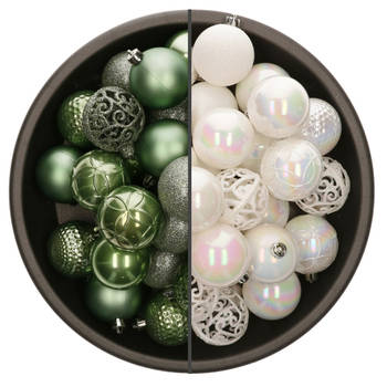 74x stuks kunststof kerstballen mix van salie groen en parelmoer wit 6 cm - Kerstbal
