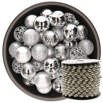 37x stuks kunststof kerstballen 6 cm inclusief kralenslinger zilver - Kerstbal