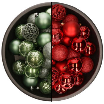 74x stuks kunststof kerstballen mix van salie groen en rood 6 cm - Kerstbal