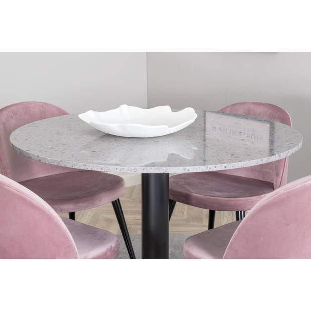 RazziaGR eethoek eetkamertafel terazzo grijs en 4 Velvet eetkamerstal velours roze, zwart.