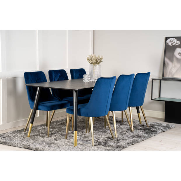 Dipp180x90BLBR eethoek eetkamertafel zwart en 6 Velvet Deluxe eetkamerstal velours blauw, messing decor.