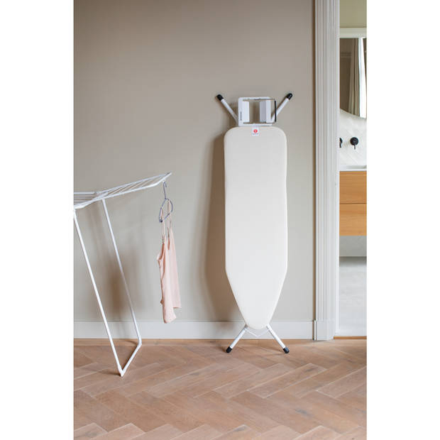 Brabantia Strijkplank B, 124x38 cm Ecru met strijkijzerhouder