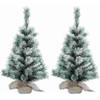 2x Stuks mini kerstboom met sneeuw 60 cm in jute zak - Kunstkerstboom