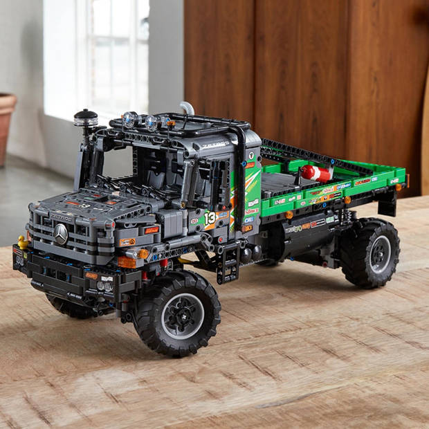 LEGO Technic 4x4 Mercedes-Benz Zetros Trial Truck met app-besturing - 42129